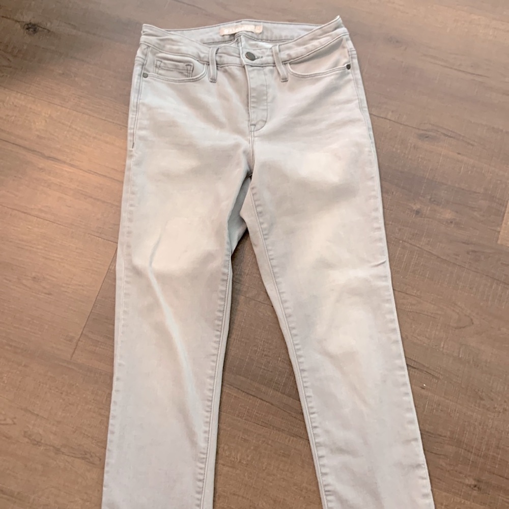 Grey Athleta size 4 Sculptek jeans.